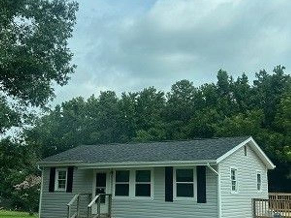 17040 Leidig Street , Amelia Courthouse, VA 23002