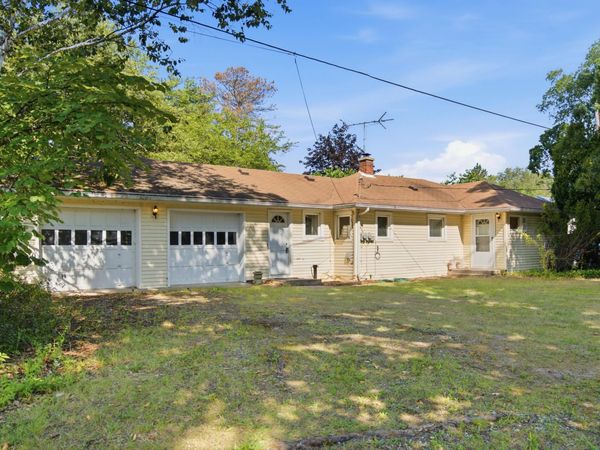 9835 Dexter-Pinckney Road, Pinckney, MI 48169