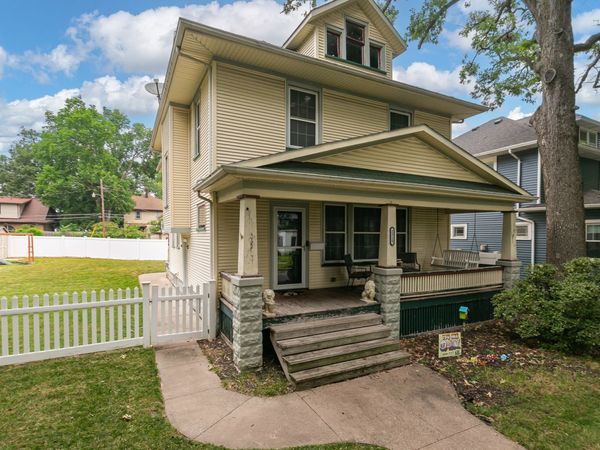 2515 20th Avenue , Rock Island, IL 61201