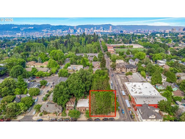 2880 SE STARK ST, Portland, OR 97214