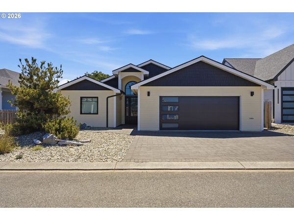 730 SEABIRD SW DR, Bandon, OR 97411