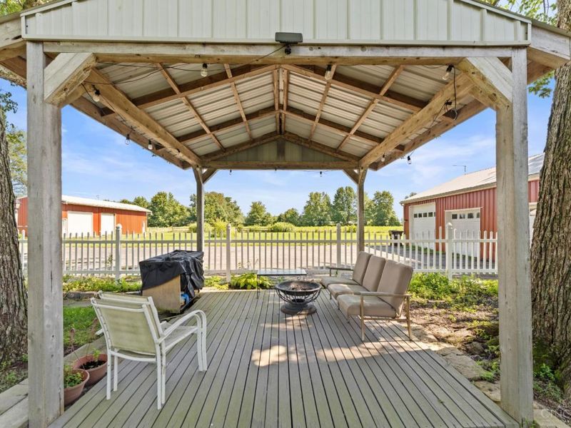15830 Eastwood Road, Sterling Twp, OH 45154 Photo 4