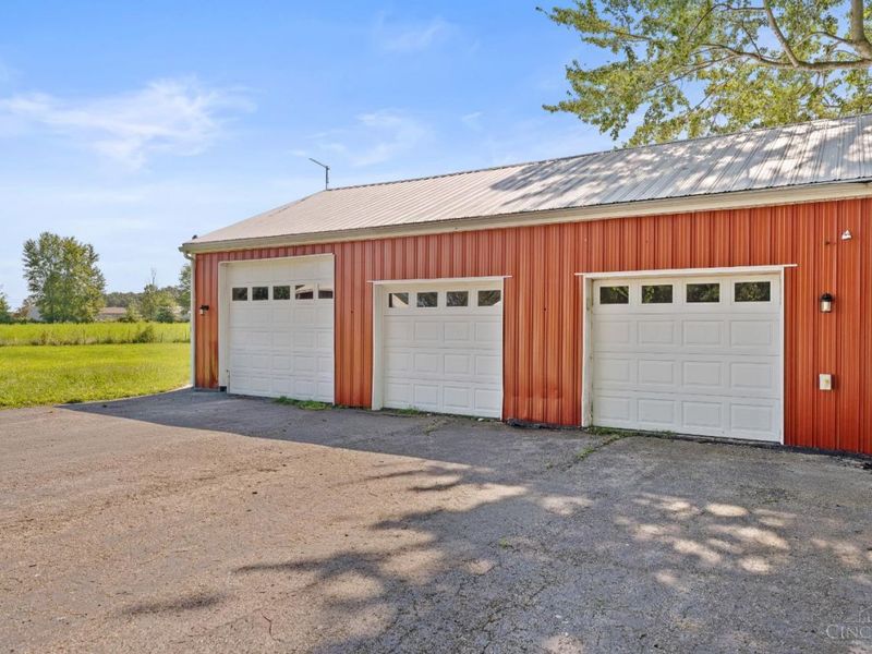15830 Eastwood Road, Sterling Twp, OH 45154 Photo 5