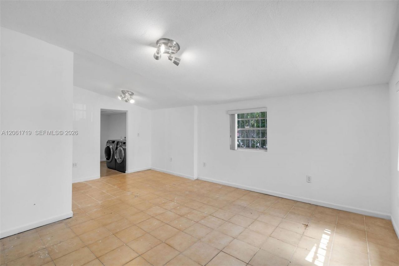 3685 W 9th Ave, Hialeah, FL 33012 Photo