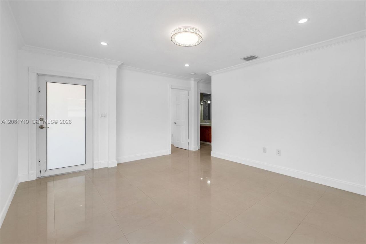 3685 W 9th Ave, Hialeah, FL 33012 Photo