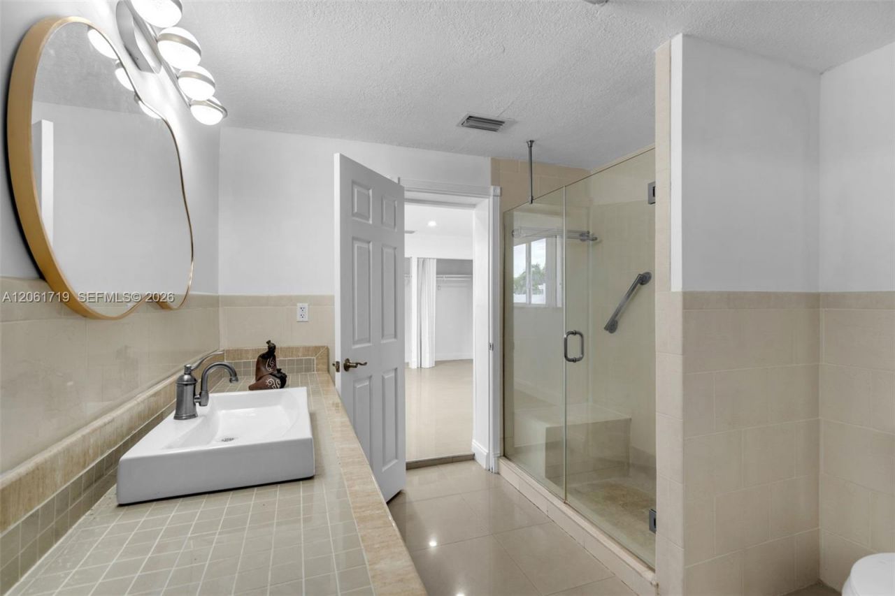 3685 W 9th Ave, Hialeah, FL 33012 Photo