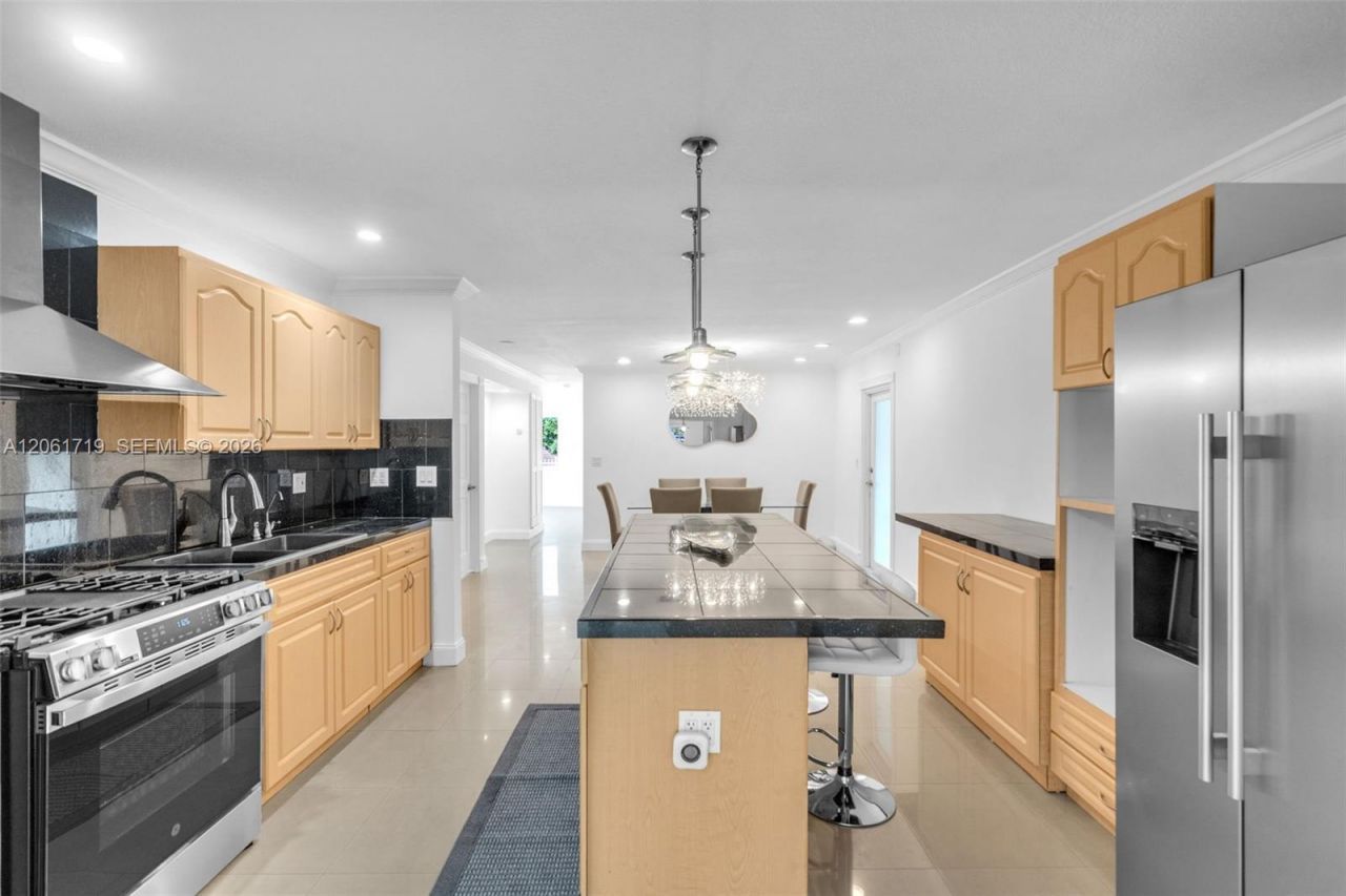 3685 W 9th Ave, Hialeah, FL 33012 Photo