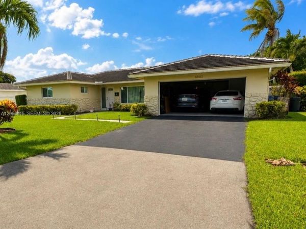 4202 NW 76th Ave , Coral Springs, FL 33065