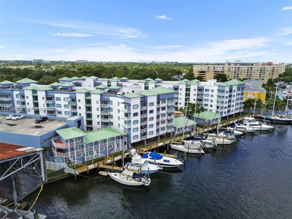 2415 NW 16th St Rd, Unit 315, Miami, FL 33125
