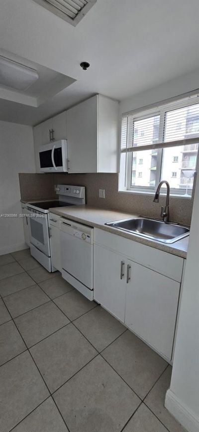 2415 NW 16th St Rd , Unit 315, Miami, FL 33125 Photo