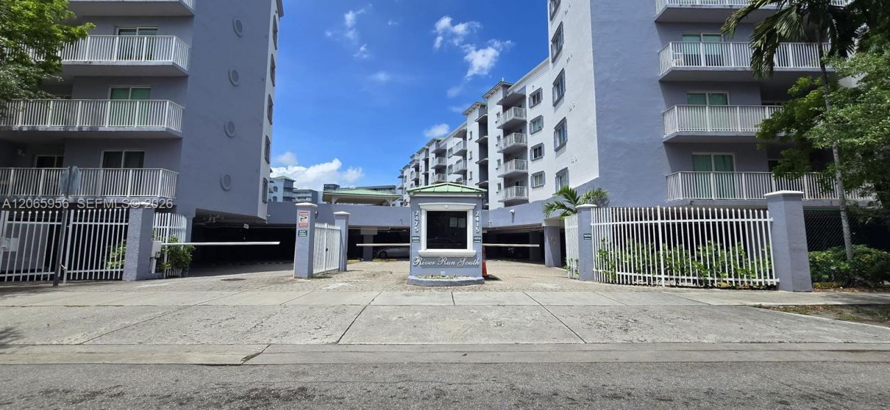 2415 NW 16th St Rd , Unit 315, Miami, FL 33125 Photo