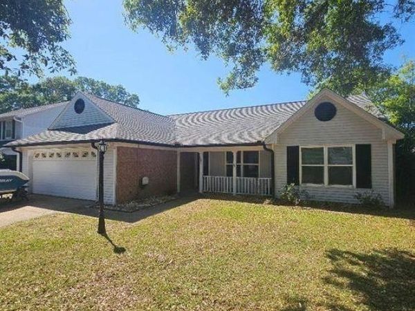 8632 Westview Ln, Pensacola, FL 32514