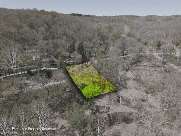 7166 Dove Road SW, Carrollton, OH 44615