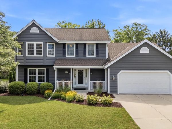 W170N5141 Fair Oak PARKWAY, Menomonee Falls, WI 53051