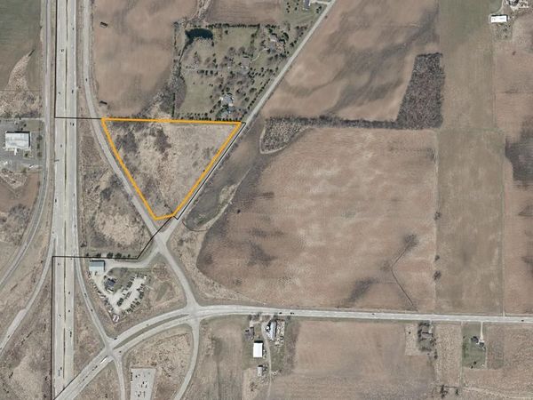 4400 POBEREZNY ROAD, Oshkosh, WI 54902