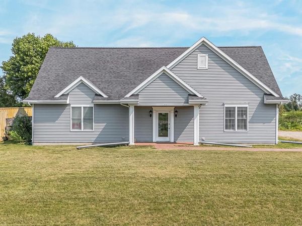 5676 COUNTY RD II, Larsen, WI 54947