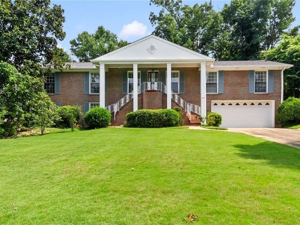 3130 Arcadia Drive, Tuscaloosa, AL 35404