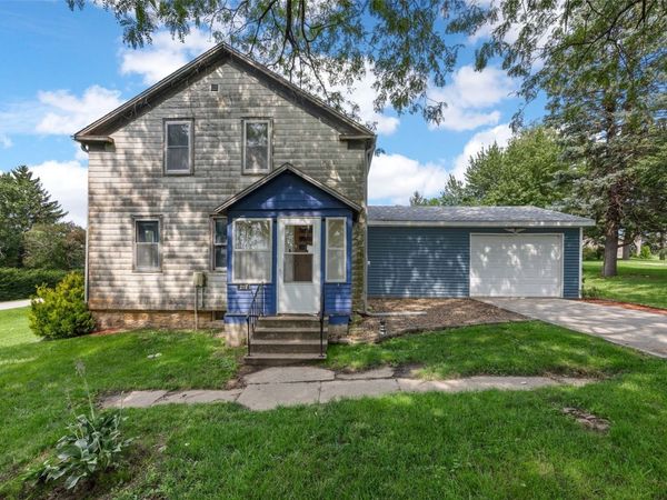 215 53rd Avenue , Amana, IA 52203