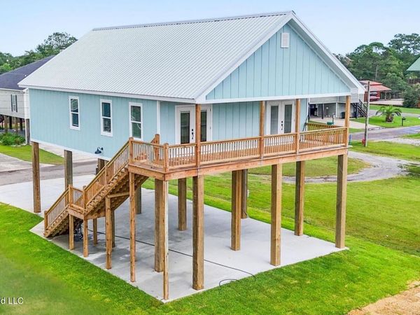 4082 Pennsylvania Street, Bay Saint Louis, MS 39520
