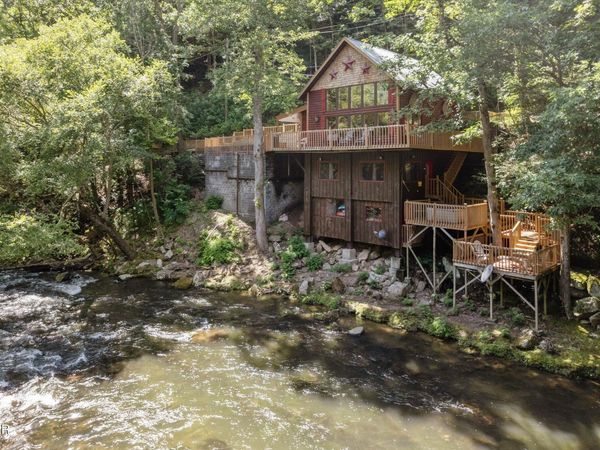 2697 Brandy Way, Sevierville, TN 37876