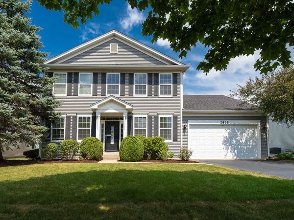 2835 Liberty Lakes Boulevard, Wauconda, IL 60084