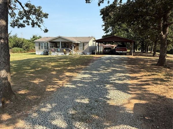 10993 Loblolly Road , Henryetta, OK 74437