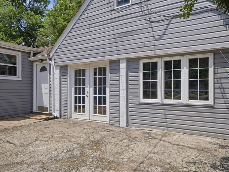 239 Burkhart Avenue, Reading, OH 45215 Photo 7