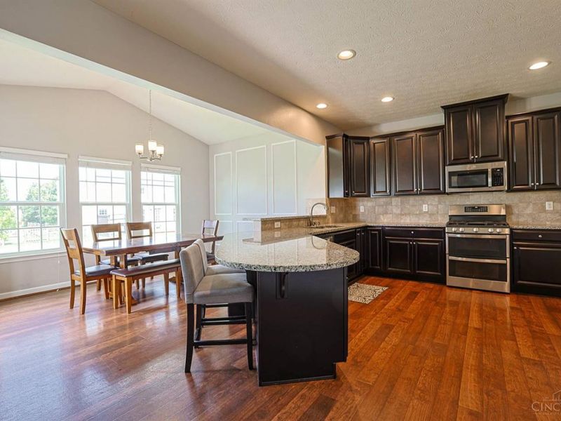 2686 Blackgold Court, Hamilton Twp, OH 45152 Photo 9