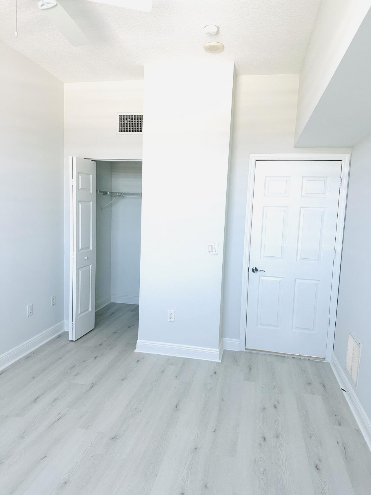 610 Clematis Street, Unit 808, West Palm Beach, FL 33401 Photo
