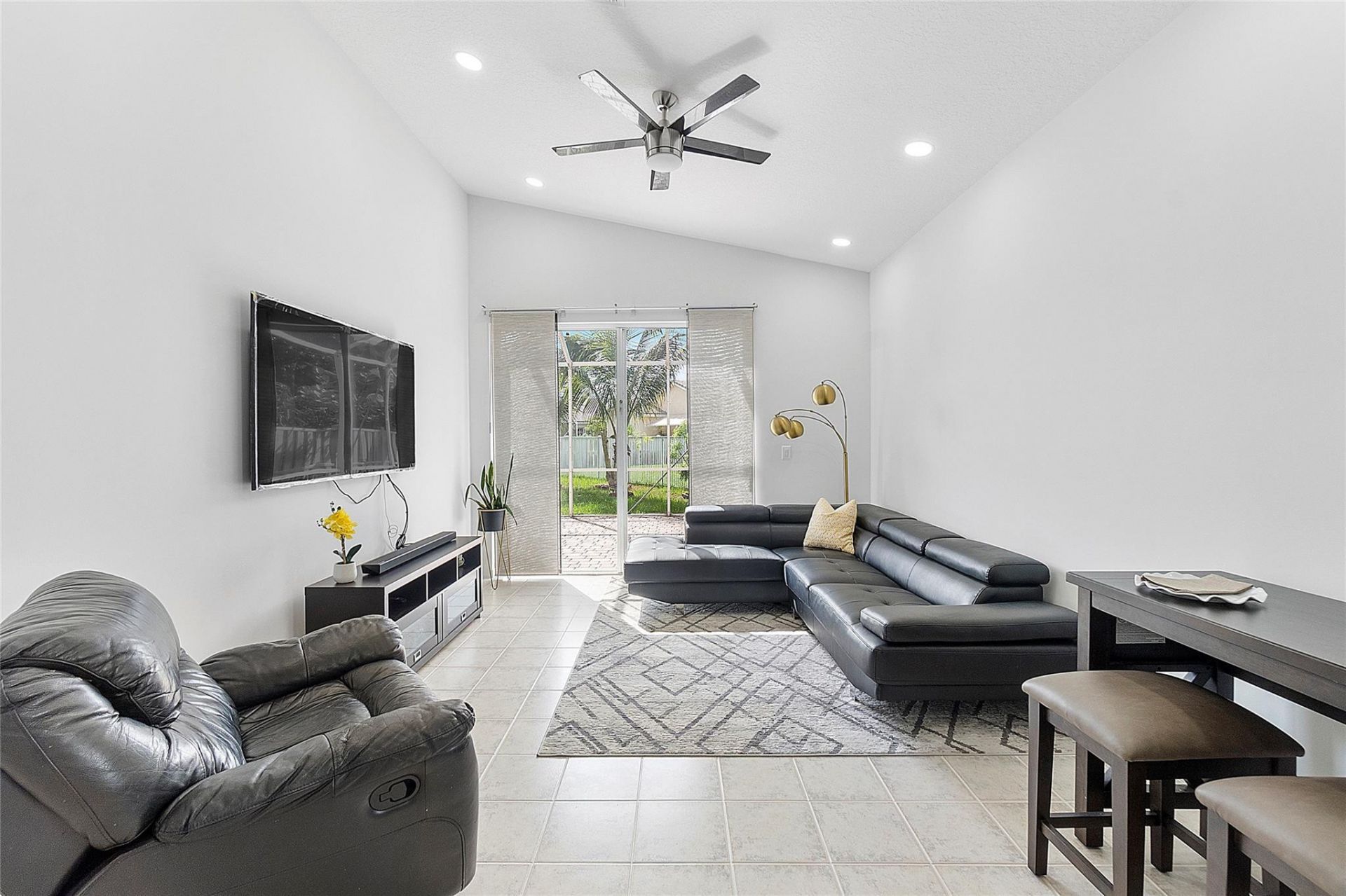 5385 NW 124th Way, Coral Springs, FL 33076 Photo
