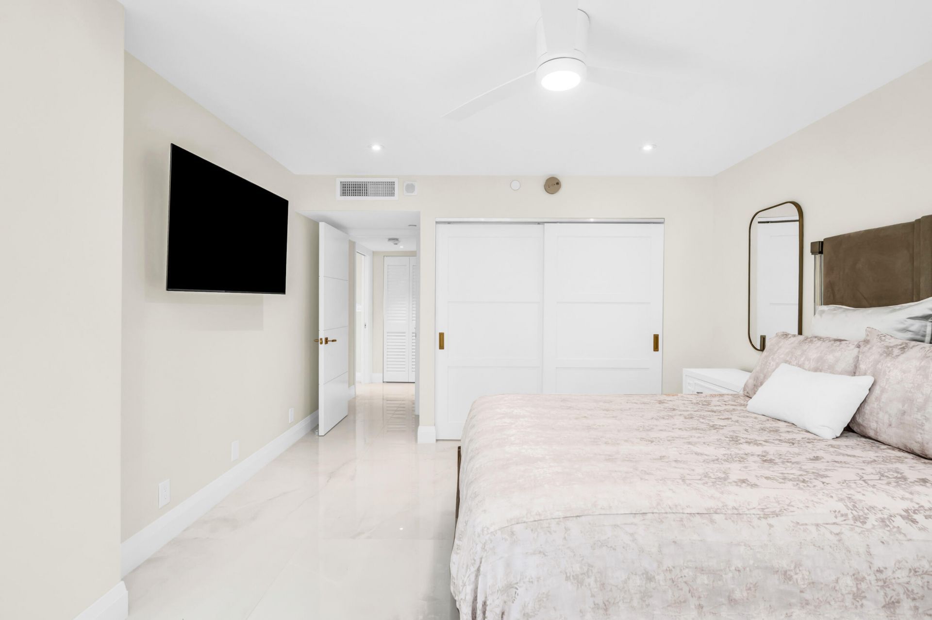 100 SE 5th Avenue, Unit 103, Boca Raton, FL 33432 Photo