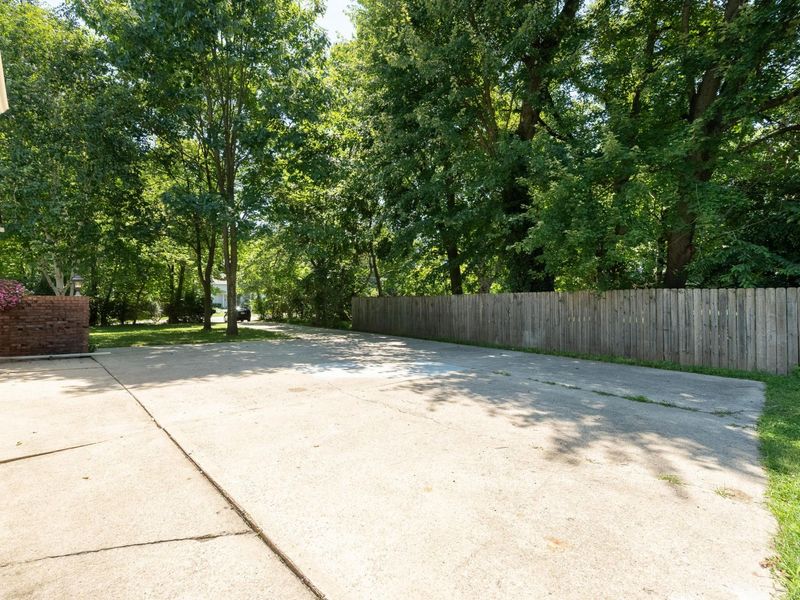 4880 Hayden Run Road, Columbus, OH 43221 Photo 10