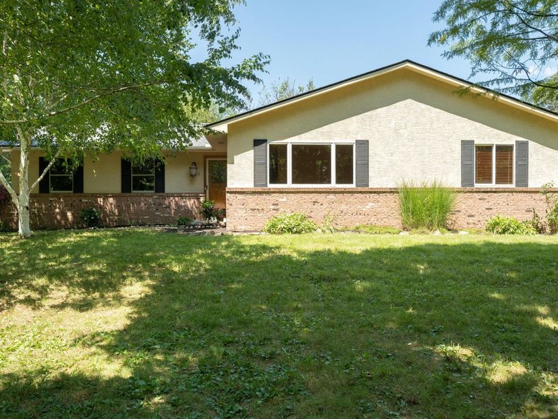 4880 Hayden Run Road, Columbus, OH 43221 Photo 2