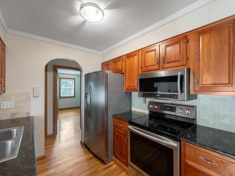 4880 Hayden Run Road, Columbus, OH 43221 Photo 39