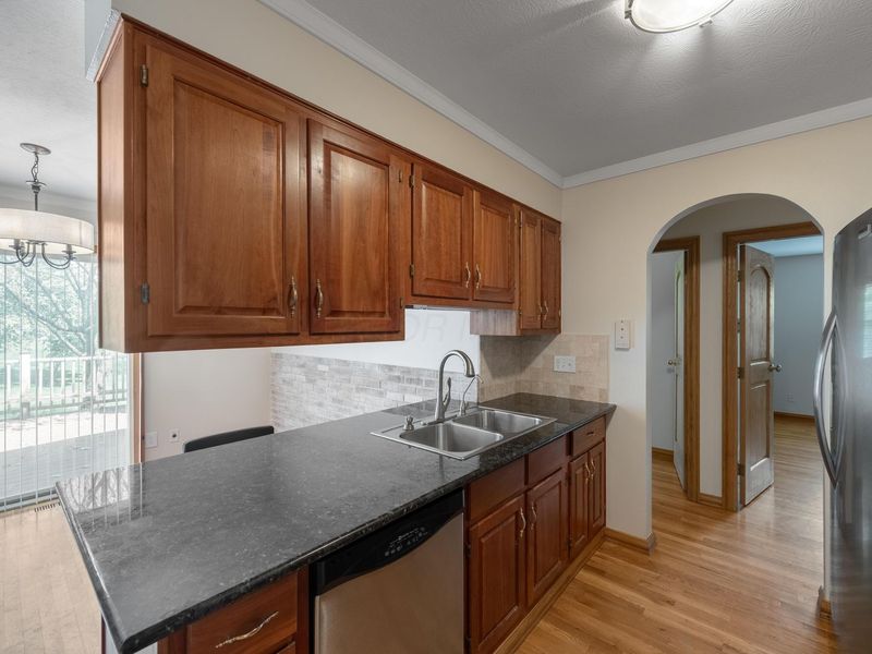 4880 Hayden Run Road, Columbus, OH 43221 Photo 40