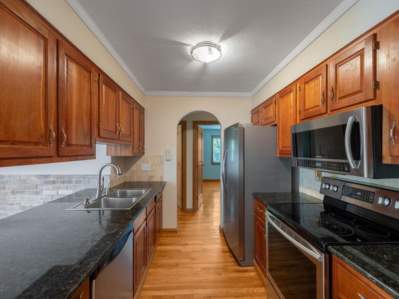 4880 Hayden Run Road, Columbus, OH 43221 Photo 43