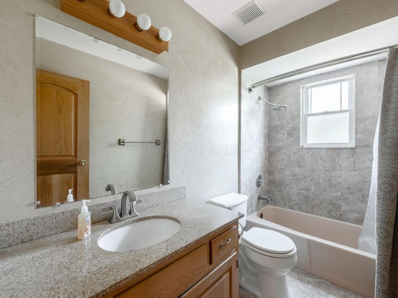 4880 Hayden Run Road, Columbus, OH 43221 Photo 53