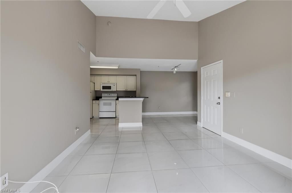 1265 Wildwood Lakes Blvd, Unit 207, Naples, FL 34104 Photo
