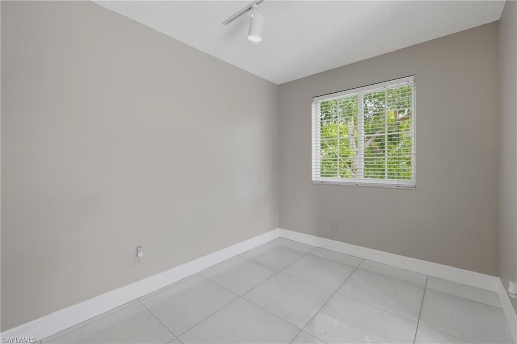 1265 Wildwood Lakes Blvd, Unit 207, Naples, FL 34104 Photo