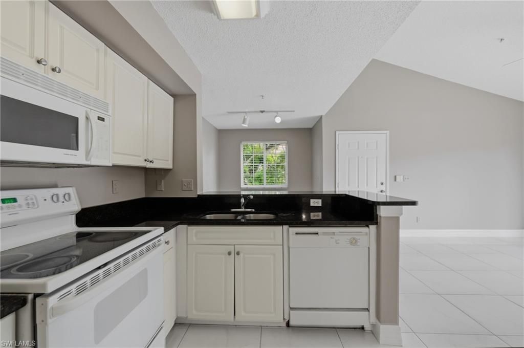 1265 Wildwood Lakes Blvd, Unit 207, Naples, FL 34104 Photo