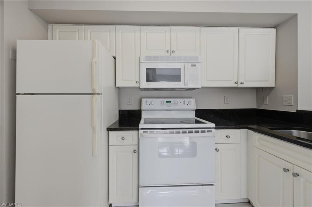 1265 Wildwood Lakes Blvd, Unit 207, Naples, FL 34104 Photo