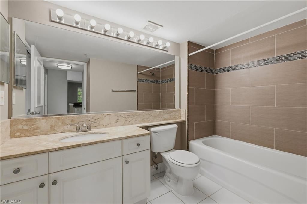1265 Wildwood Lakes Blvd, Unit 207, Naples, FL 34104 Photo