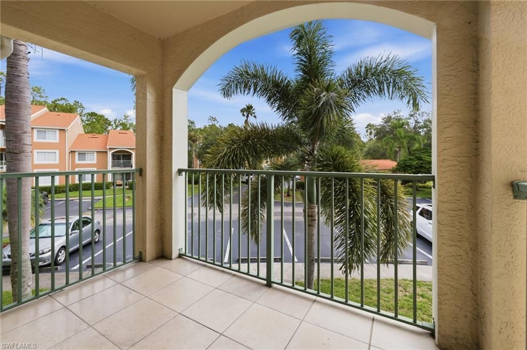 1265 Wildwood Lakes Blvd, Unit 207, Naples, FL 34104 Photo
