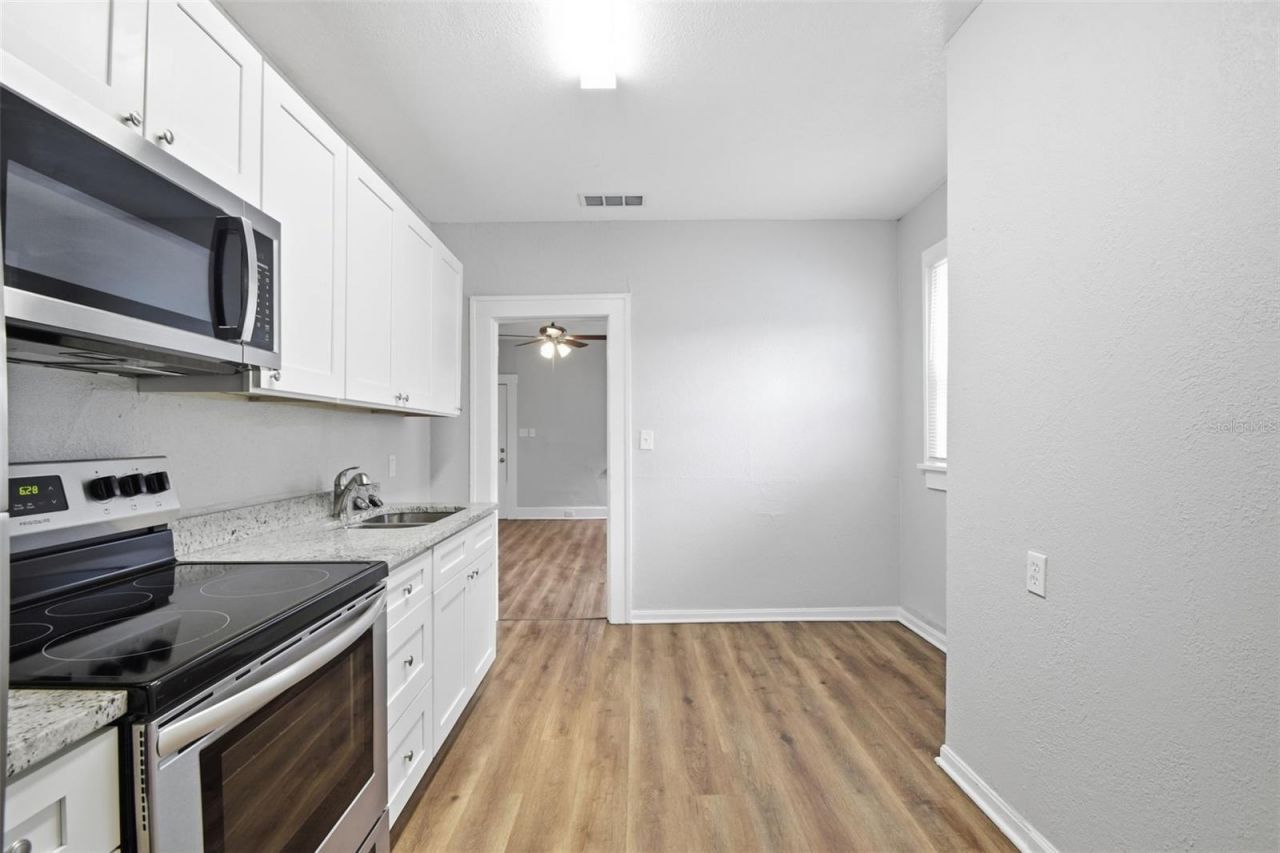 3745 S 16th Avenue S, Saint Petersburg, FL 33711 Photo