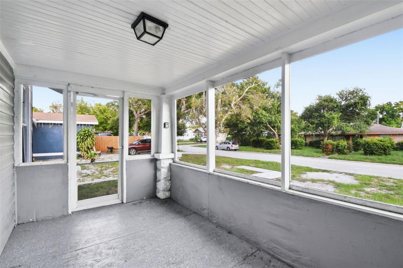 3745 S 16th Avenue S, Saint Petersburg, FL 33711 Photo