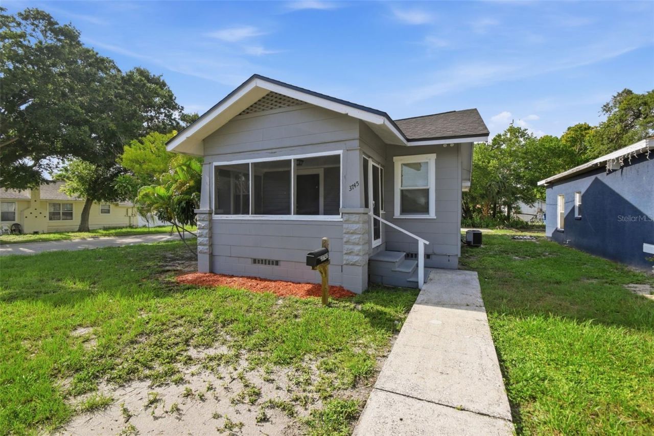 3745 S 16th Avenue S, Saint Petersburg, FL 33711 Photo