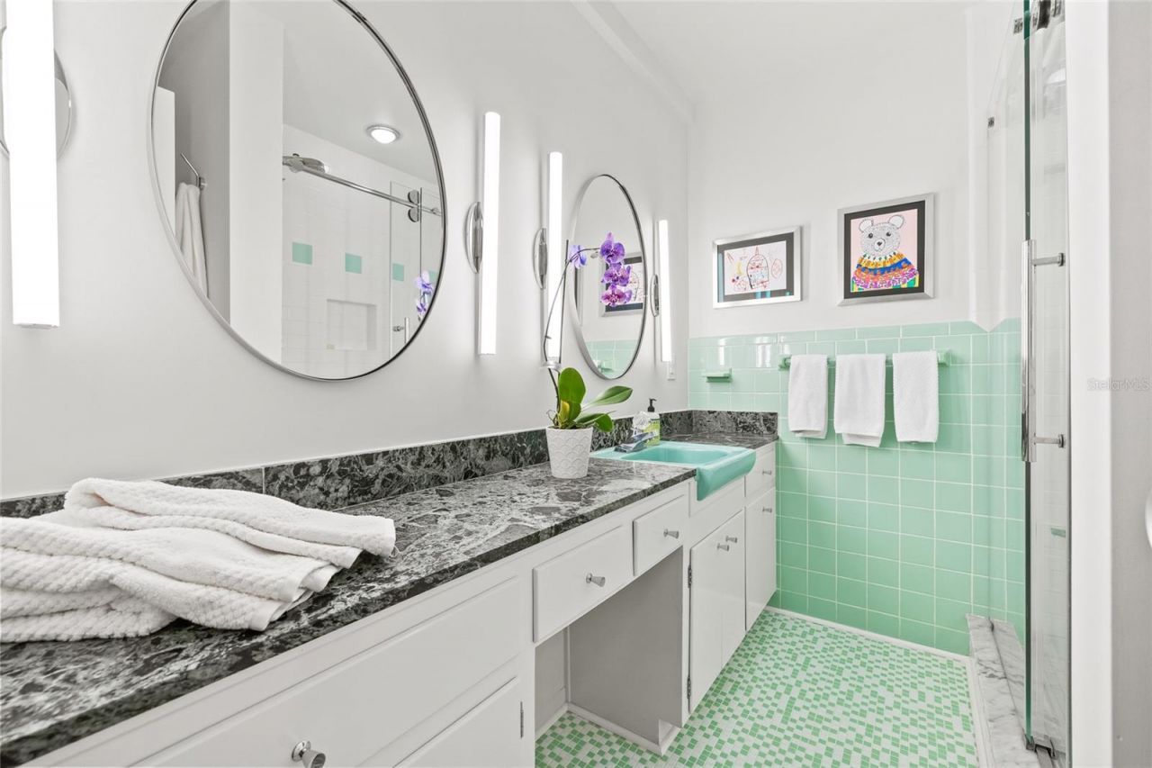 1012 N Shore Drive Ne, Unit 14, Saint Petersburg, FL 33701 Photo