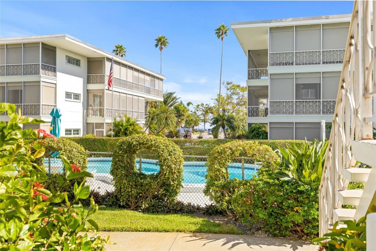 1012 N Shore Drive Ne, Unit 14, Saint Petersburg, FL 33701 Photo