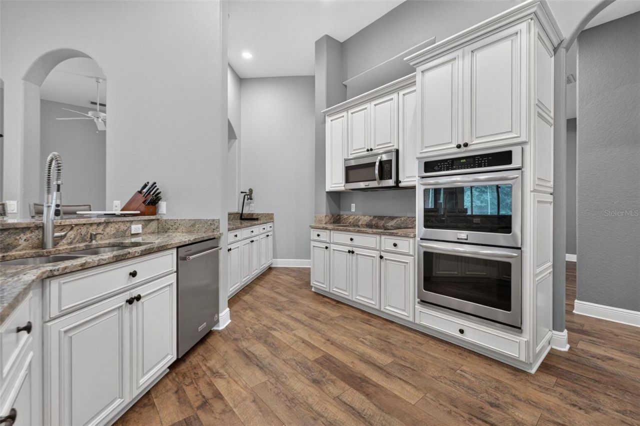 2813 Hampton Place Court, Plant City, FL 33566 Photo