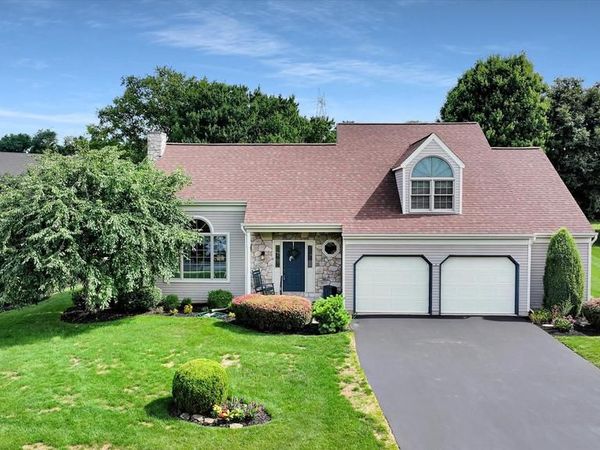 8 BARBARA LANE, LITITZ, PA 17543